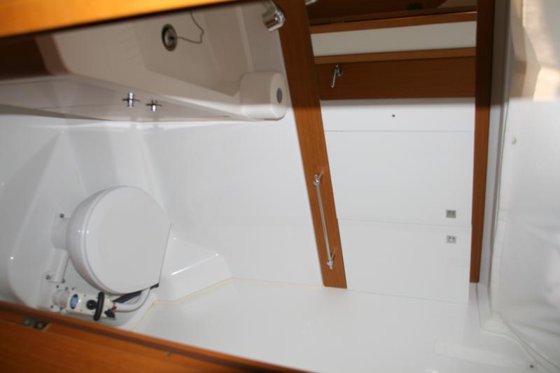 Book yachts online - sailboat - Jeanneau 53 (4cab) - Trinity - rent