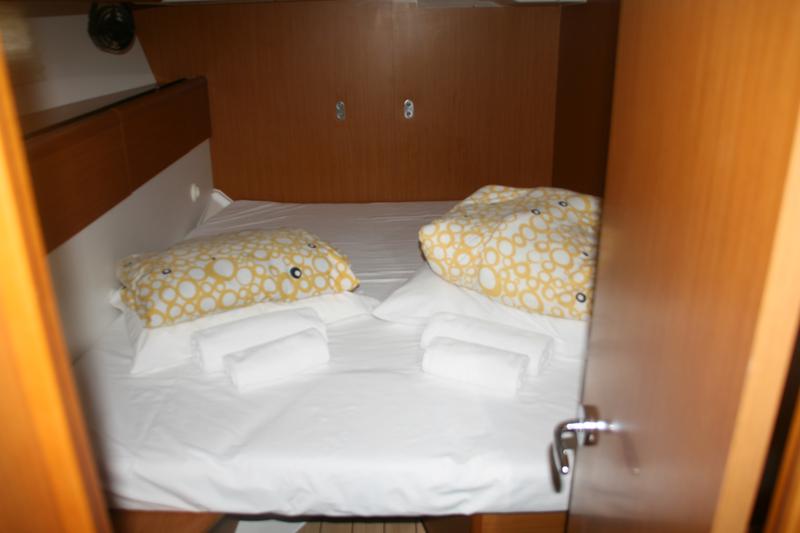 Book yachts online - sailboat - Jeanneau 53 (4cab) - Trinity - rent