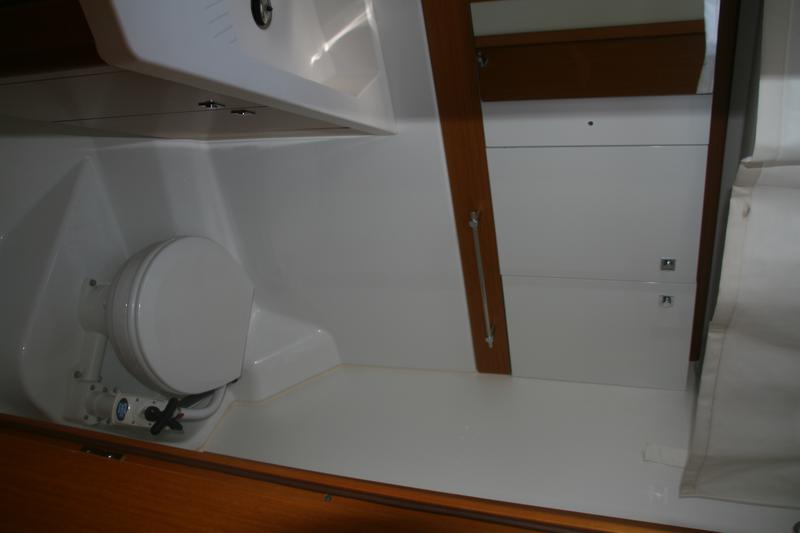 Book yachts online - sailboat - Jeanneau 53 (4cab) - Trinity - rent