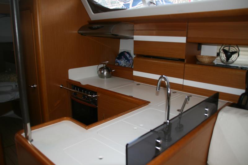 Book yachts online - sailboat - Jeanneau 53 (4cab) - Trinity - rent