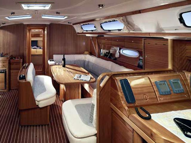 Book yachts online - sailboat - Bavaria 46 Cruiser Veritas edition - lucia - rent