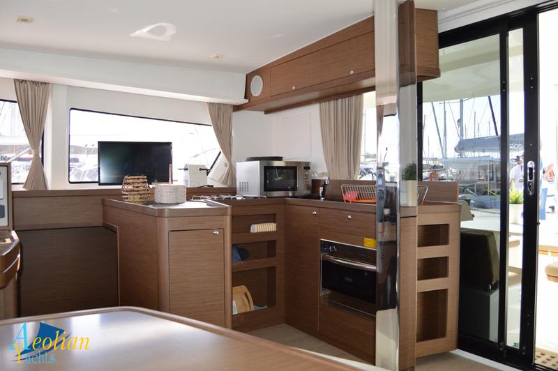 Book yachts online - catamaran - Lagoon 42 - Aeolian Spirit - rent
