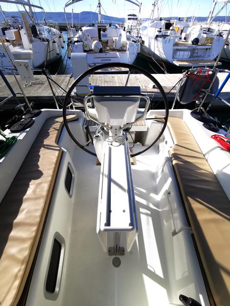 Book yachts online - sailboat - Sun Odyssey 33i - Paola - rent