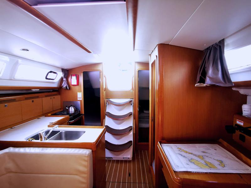 Book yachts online - sailboat - Sun Odyssey 36i - Mia - rent