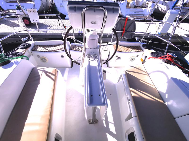 Book yachts online - sailboat - Sun Odyssey 36i - Mia - rent