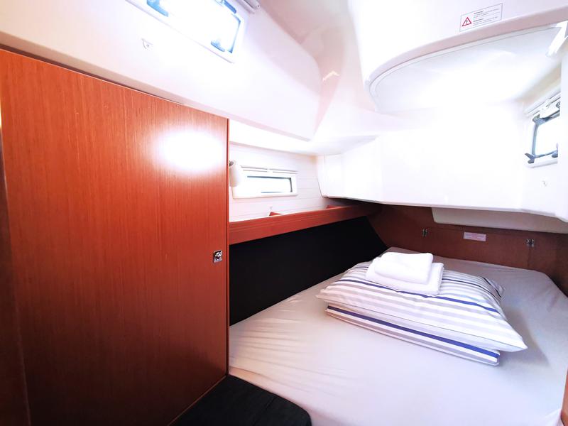 Book yachts online - sailboat - Bavaria Cruiser 37 - Maci - rent