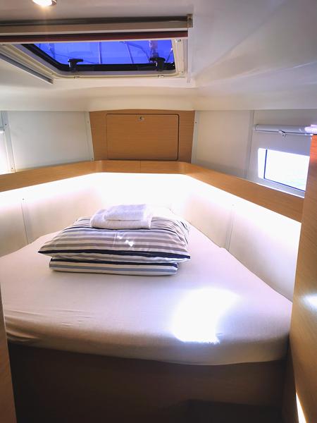 Book yachts online - sailboat - Elan 45 Impression - Baby boo - rent
