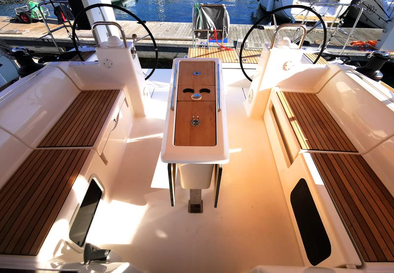 Book yachts online - sailboat - Dufour 460 - Mega  - rent