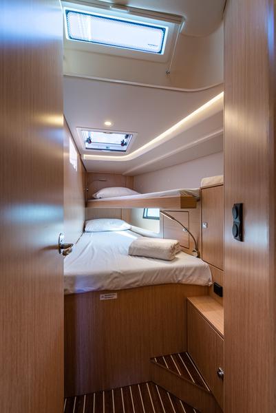 Book yachts online - sailboat - Bavaria C45 - Barbagiannis - rent