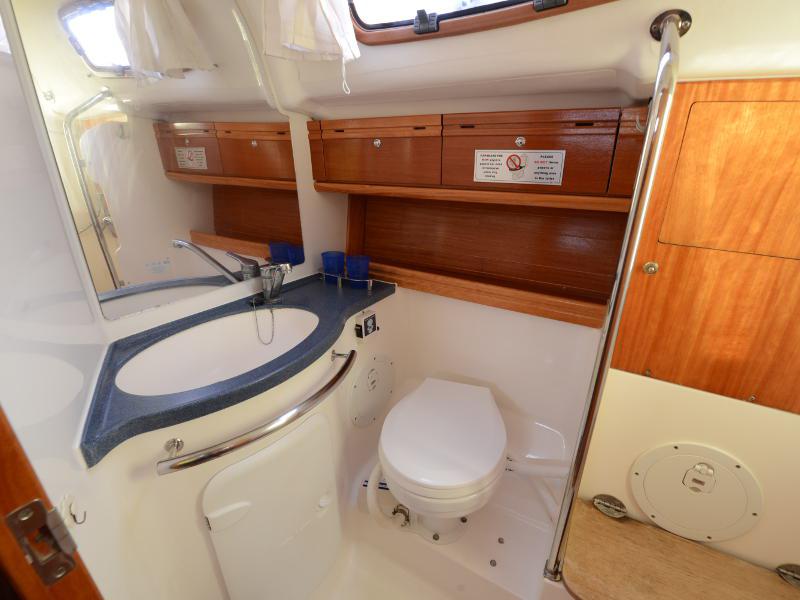 Book yachts online - sailboat - Bavaria 39 Cruiser - Fortuna - rent