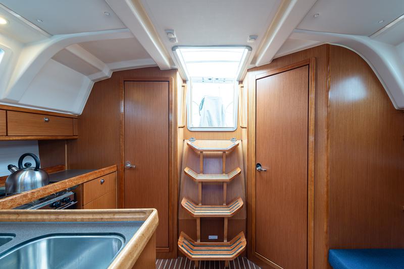 Book yachts online - sailboat - Bavaria 37 - Chnoudalo - rent