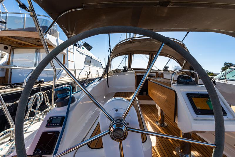 Book yachts online - sailboat - Bavaria 37 - Chnoudalo - rent
