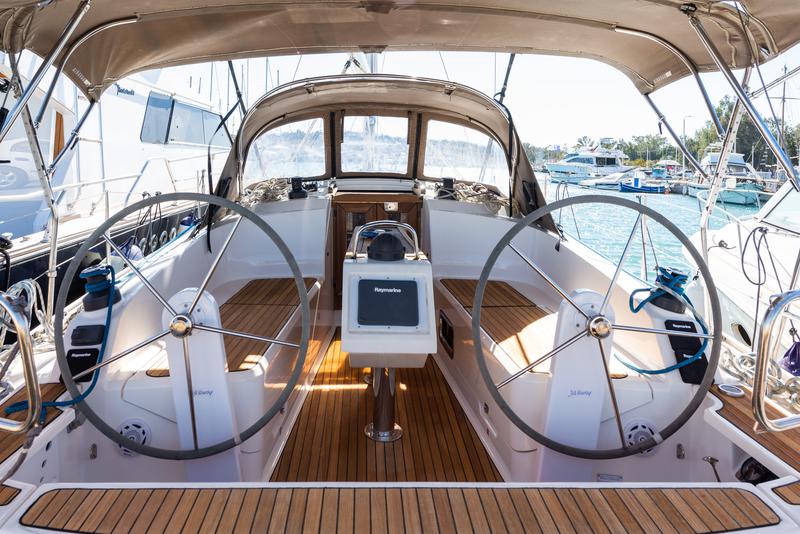 Book yachts online - sailboat - Bavaria 37 - Chnoudalo - rent