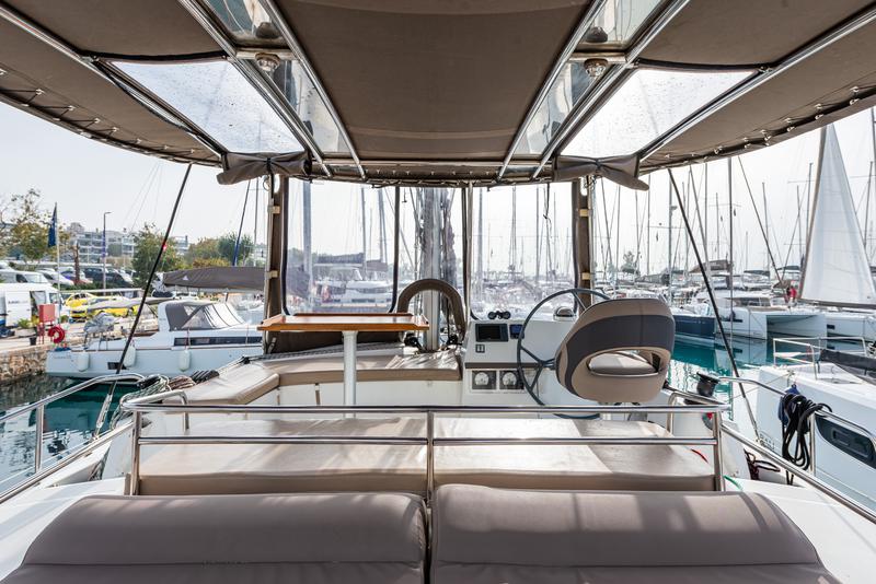 Book yachts online - catamaran - Bali 4.3 - Gatto Nero - rent