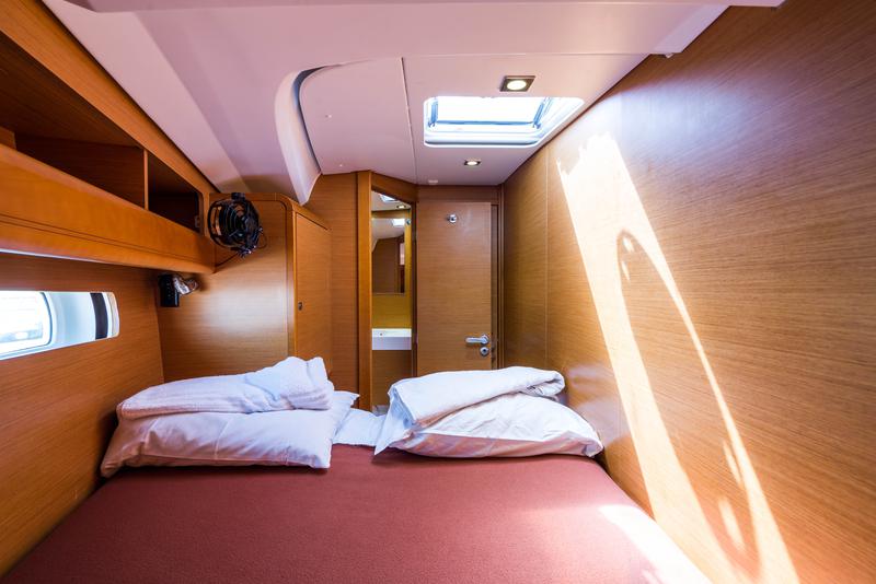 Book yachts online - sailboat - Jeanneau Sun Odyssey 469 - Vega - rent