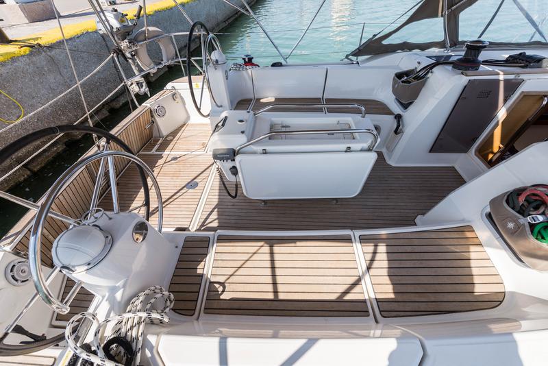 Book yachts online - sailboat - Jeanneau Sun Odyssey 469 - Vega - rent