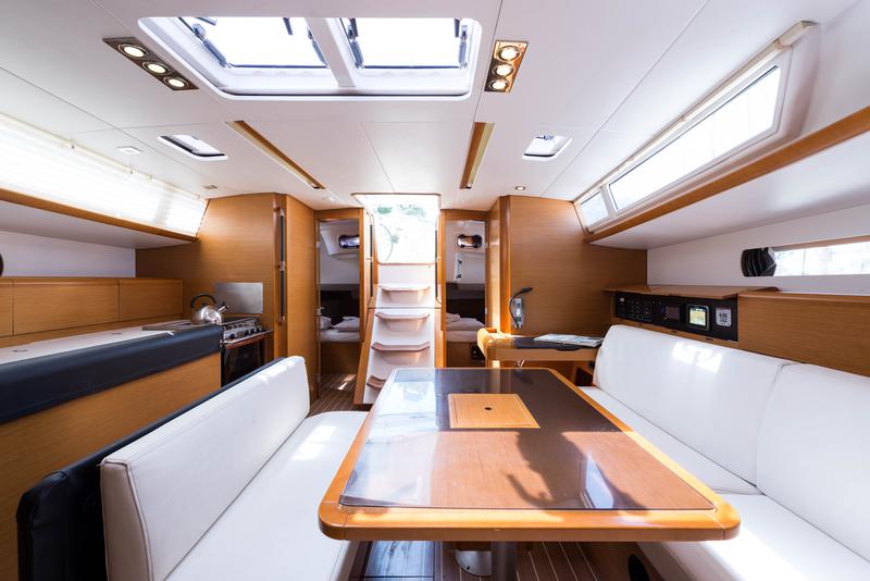 Book yachts online - sailboat - Jeanneau Sun Odyssey 469 - Vega - rent