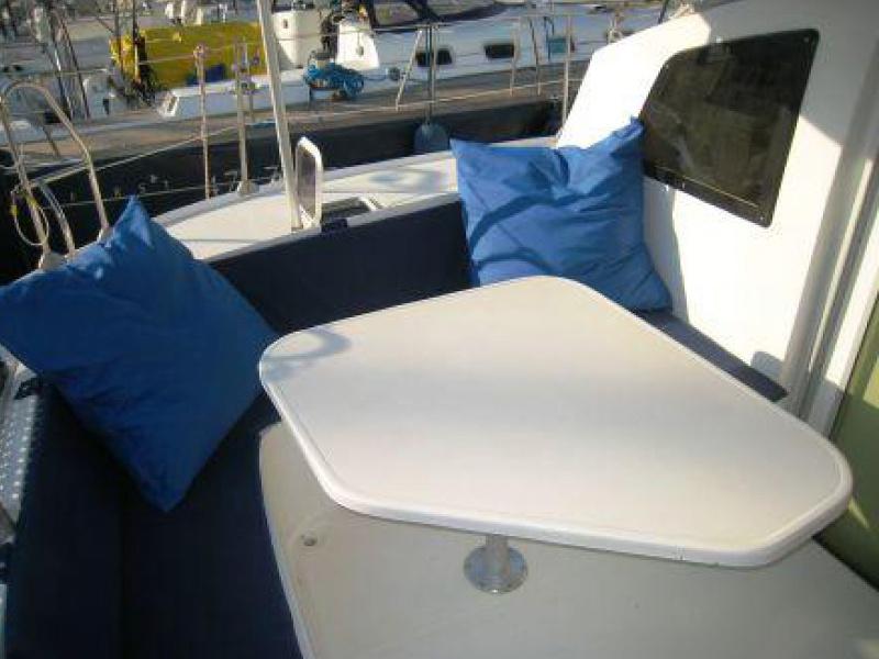 Book yachts online - catamaran - Athena 38 - Piedra Del Sol - rent