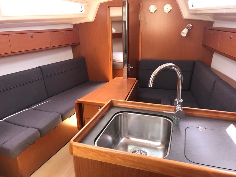 Book yachts online - sailboat - Bavaria 33 Cruiser - Brizo - rent