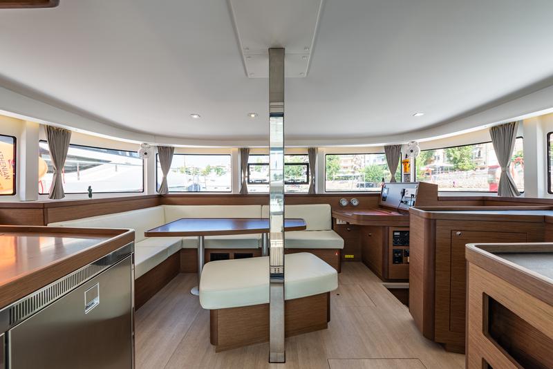 Book yachts online - catamaran - Lagoon 42 - Idal - rent