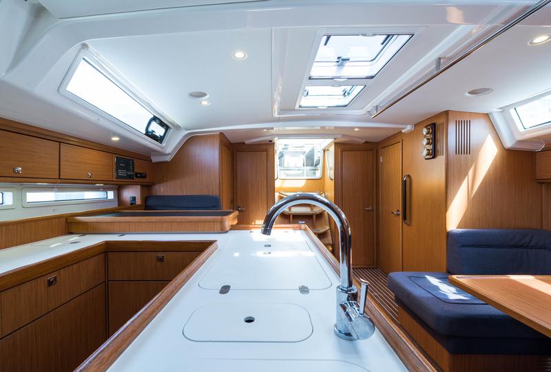 Book yachts online - sailboat - Bavaria Cruiser 56 - Breathless - rent