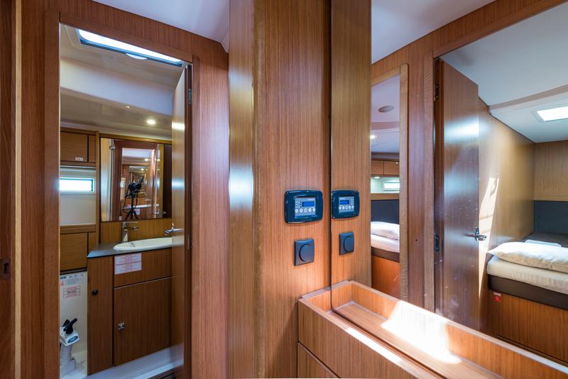 Book yachts online - sailboat - Bavaria Cruiser 56 - Breathless - rent