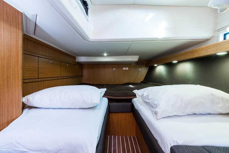 Book yachts online - sailboat - Bavaria Cruiser 56 - Breathless - rent