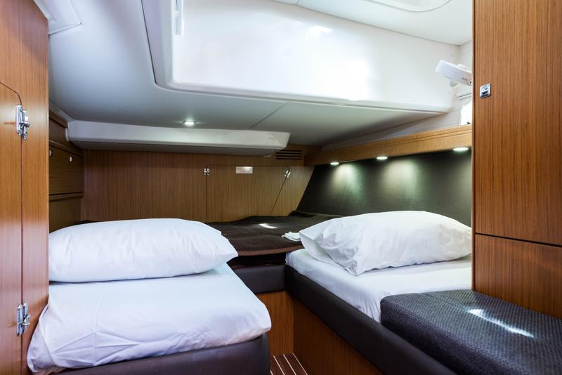 Book yachts online - sailboat - Bavaria Cruiser 56 - Breathless - rent