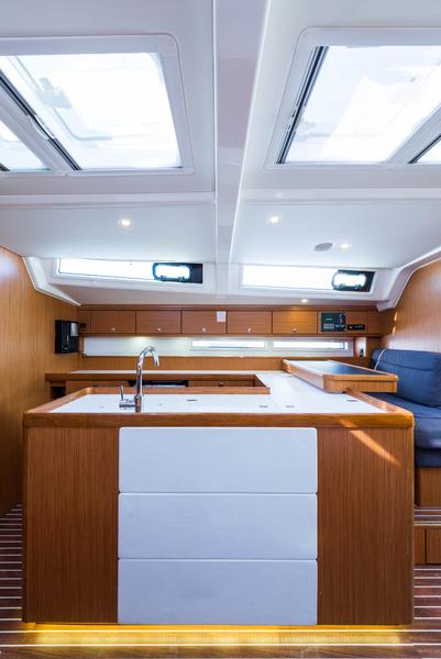 Book yachts online - sailboat - Bavaria Cruiser 56 - Breathless - rent