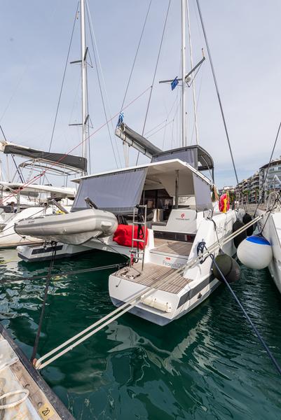 Book yachts online - catamaran - Isla 40 - Rih - rent