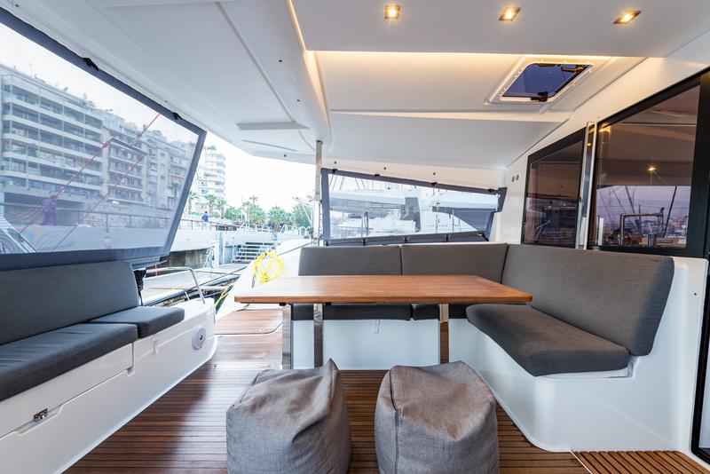 Book yachts online - catamaran - Isla 40 - Rih - rent
