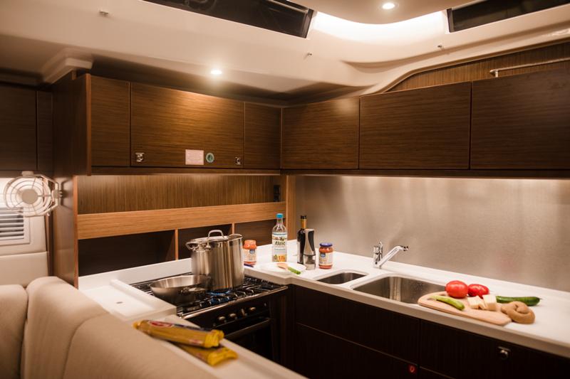 Book yachts online - sailboat - Bavaria C57 Style - Elli - rent