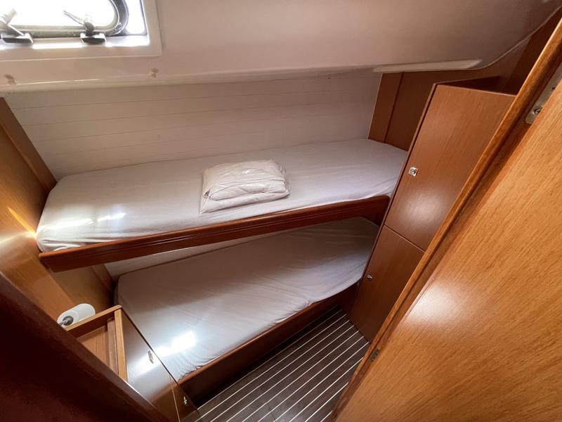 Book yachts online - sailboat - Bavaria Cruiser 51 - Anemone - rent