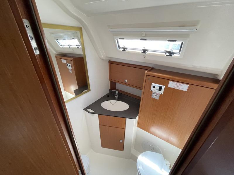 Book yachts online - sailboat - Bavaria Cruiser 51 - Anemone - rent