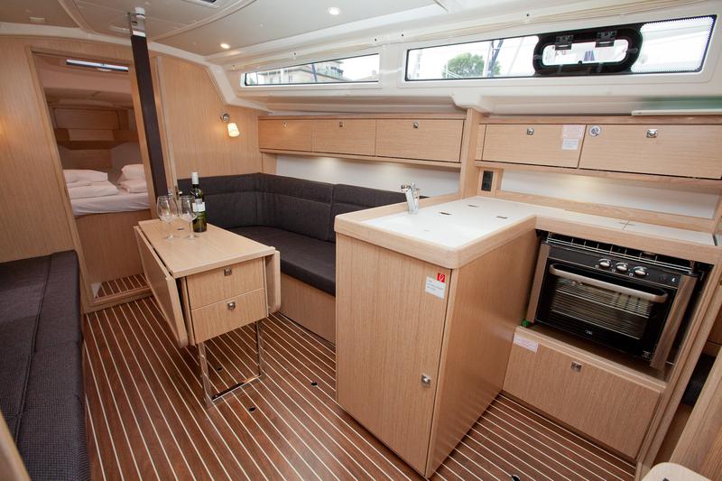 Book yachts online - sailboat - Bavaria Cruiser 34 Style - Roko - rent