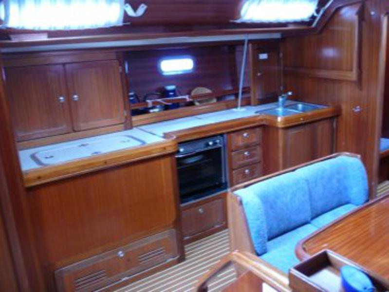Book yachts online - sailboat - Bavaria 47 - SY Zoe - rent