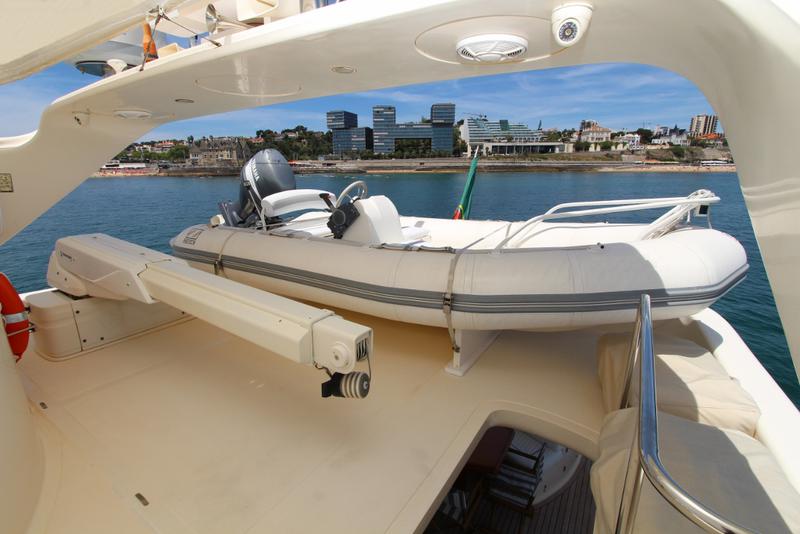 Book yachts online - motorboat - Astondoa 82 - Seafree - rent