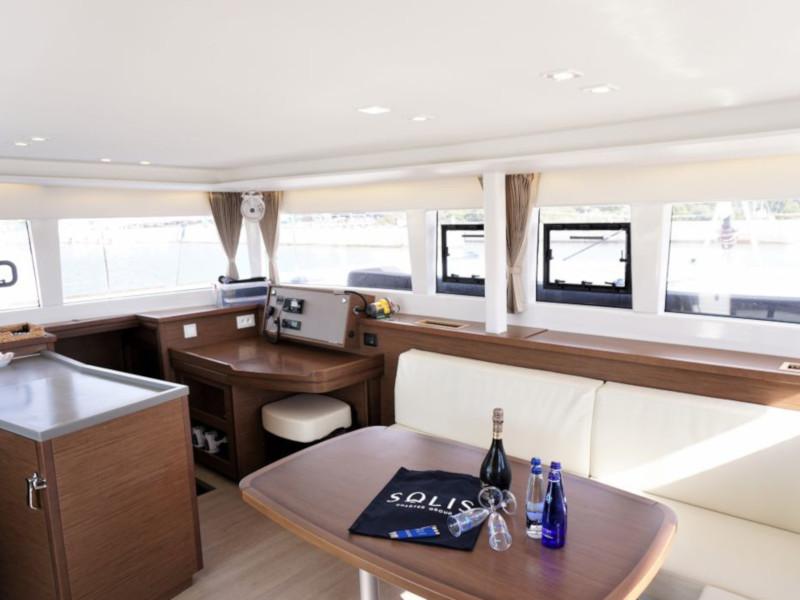 Book yachts online - catamaran - Lagoon 450 - Salty Love - rent