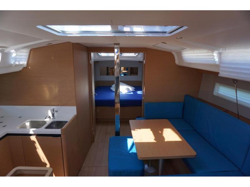 Book yachts online - sailboat - Sun Odyssey 440 - Maharani - rent