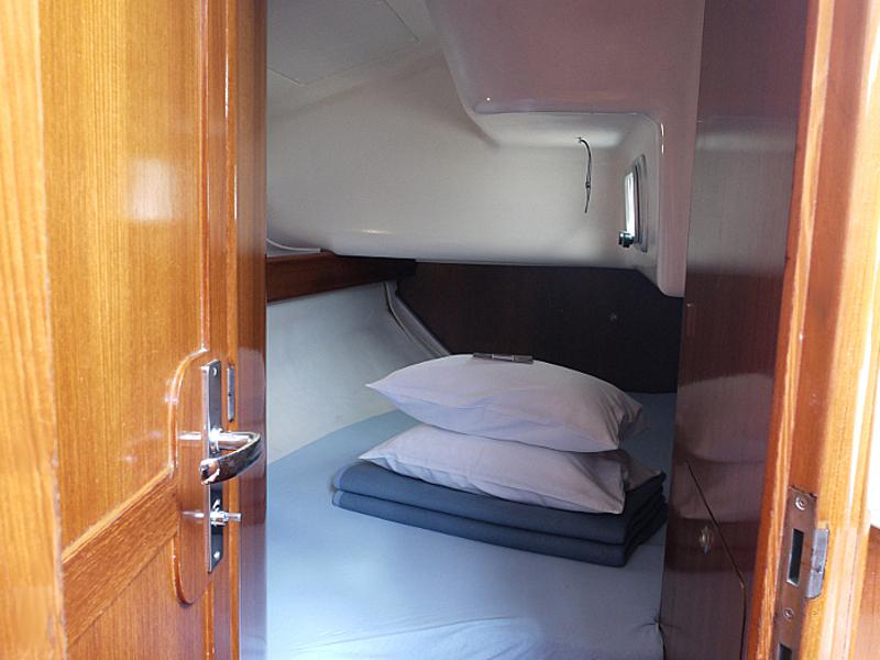 Book yachts online - sailboat - Elan 431 - DRACO - rent