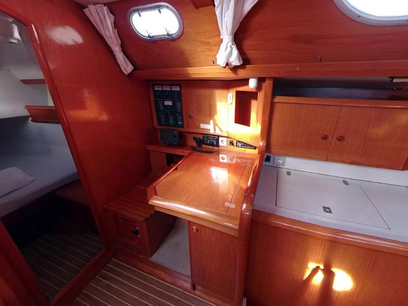 Book yachts online - sailboat - Sun Odyssey 42.2 - VERA I - rent