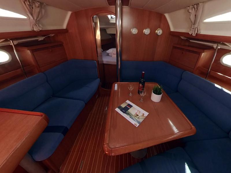 Book yachts online - sailboat - Sun Odyssey 37 - SIPICA - rent