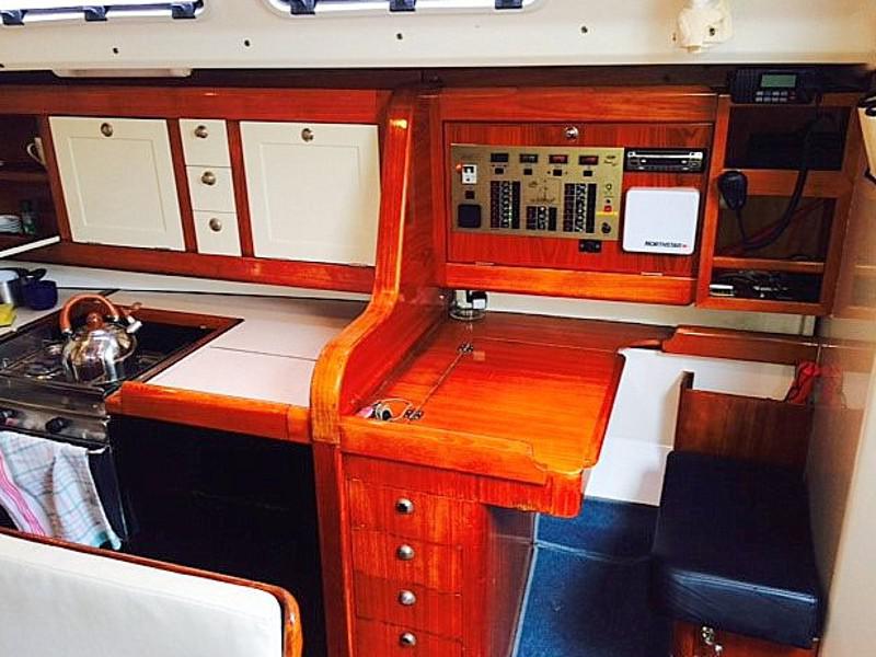 Book yachts online - sailboat - Elan 431 - SCORPIO - rent