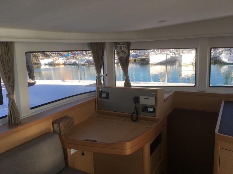 Book yachts online - catamaran - Lagoon 42 - Taina - rent
