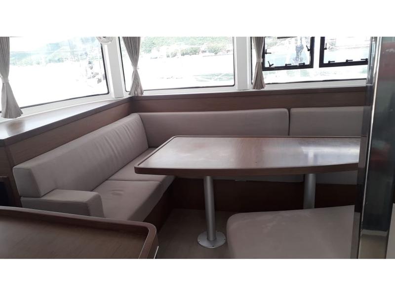 Book yachts online - catamaran - Lagoon 42 - Taina - rent