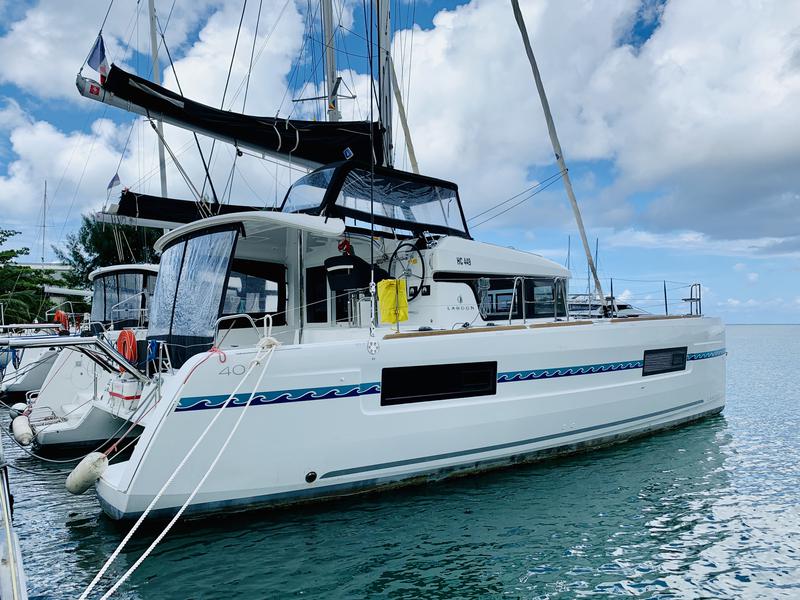 Book yachts online - catamaran - Lagoon 40 - Unicorn - rent