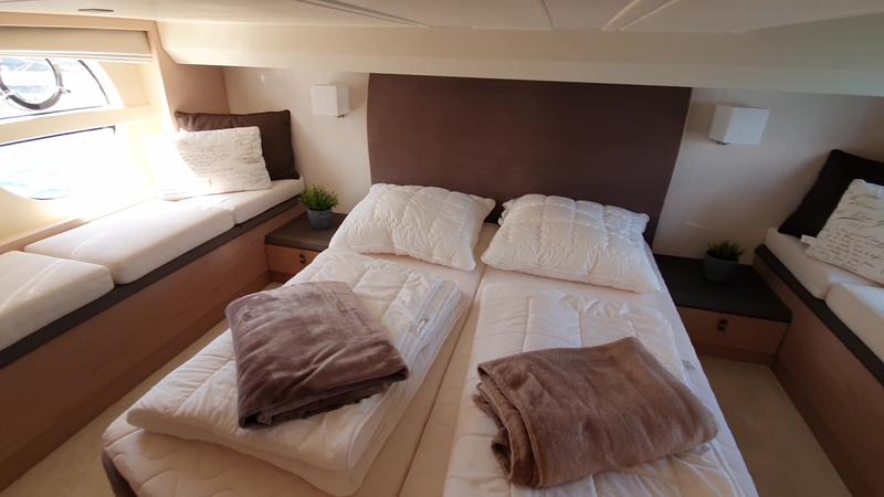 Book yachts online - motorboat - Monte Carlo 5 - Sundowner - rent