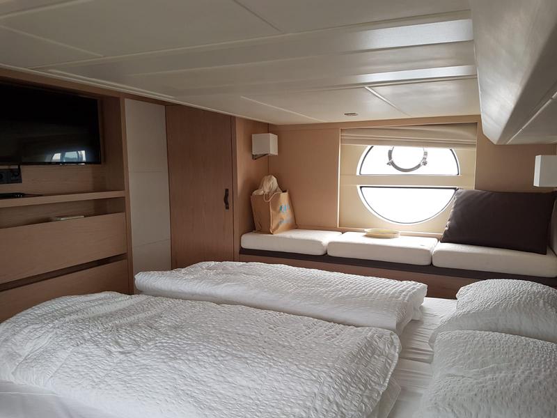 Book yachts online - motorboat - Monte Carlo 5 - Sundowner - rent