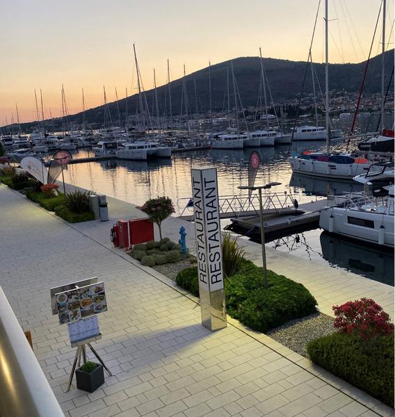 Book yachts online - motorboat - Grandezza 28 0C - BASILEIA 2 - rent