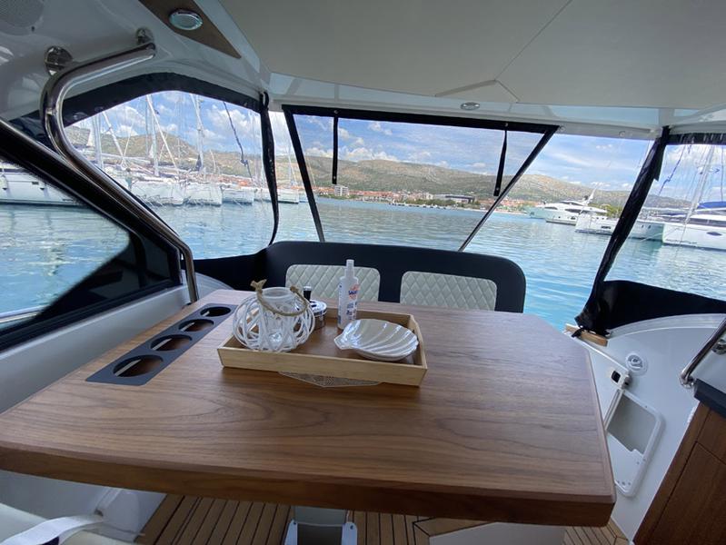 Book yachts online - motorboat - Grandezza 28 0C - BASILEIA 2 - rent